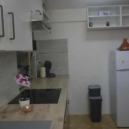 Charmant Appartement Climatise En Plein Coeur Du Village Et Proche Des Plages Avec Wifi شقة *