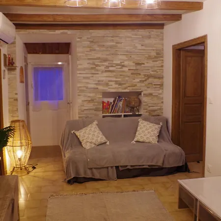 Charmant Appartement Climatise En Plein Coeur Du Village Et Proche Des Plages Avec Wifi Daire Cervione