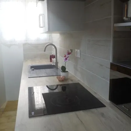 Charmant Appartement Climatise En Plein Coeur Du Village Et Proche Des Plages Avec Wifi Daire Cervione
